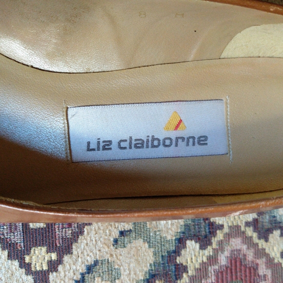 Liz Claiborne Vintage Leather Pumps - Picture 7 of 7